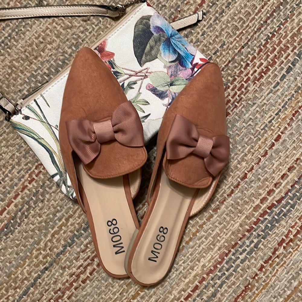 Very cute Front bow slide shoes